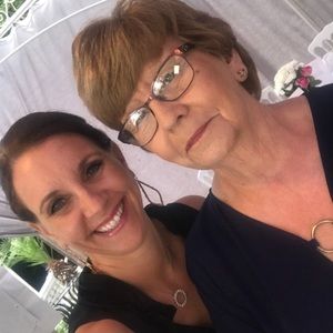 Meet your Posher, Carrie